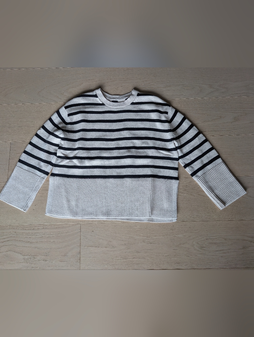 GAP Black and Cream Striped Sweater. Size Small